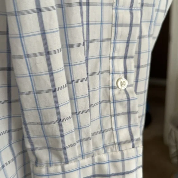 Shirt - Picture 2 of 4